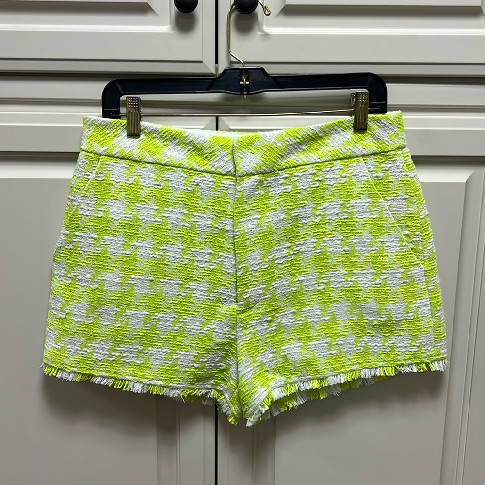 NWT Steve Madden lime white shorts Medium